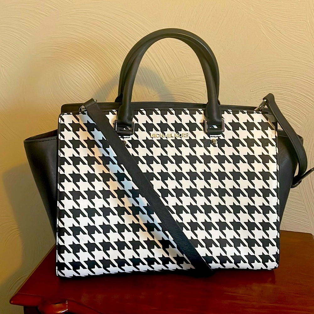 Michael Kors Selma Bag in Houndstooth